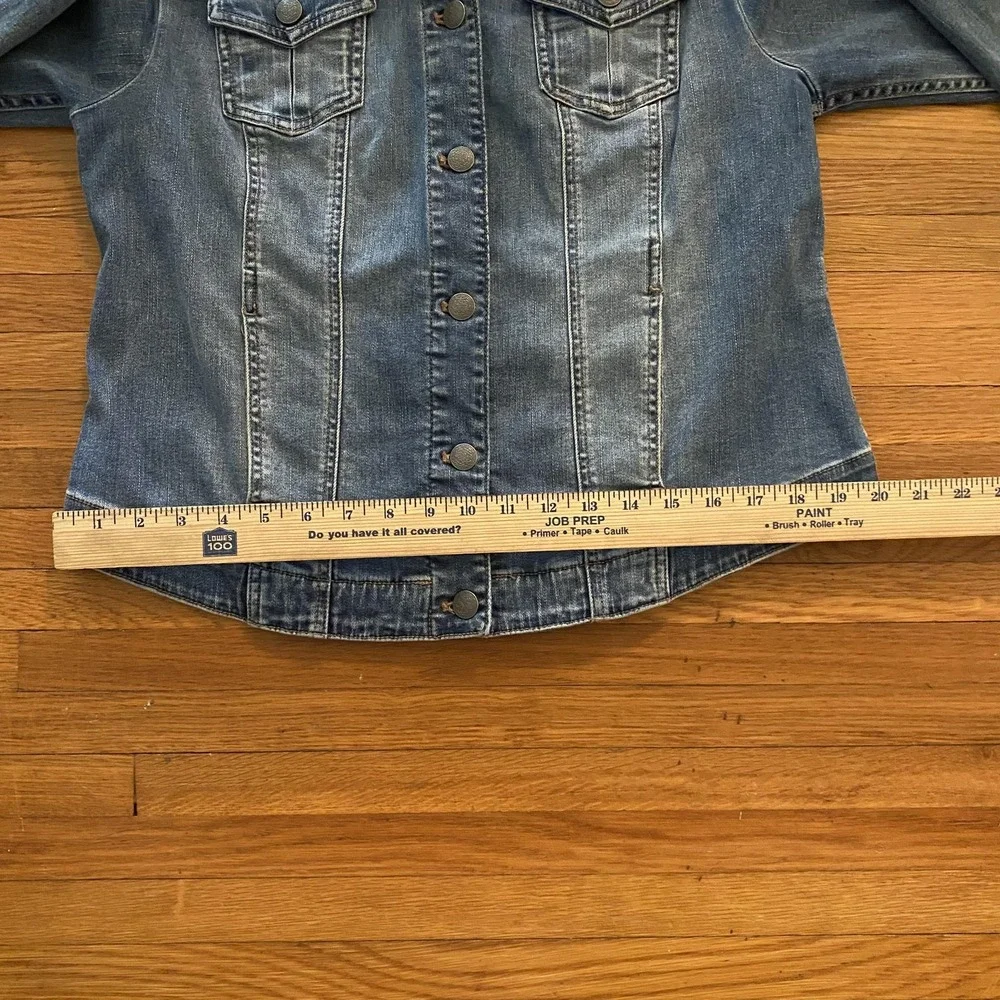 Chicos Jacket Womens 1 Medium Blue Denim Jean Lace Yoke Stretch Button Casual‎ - Picture 8 of 16